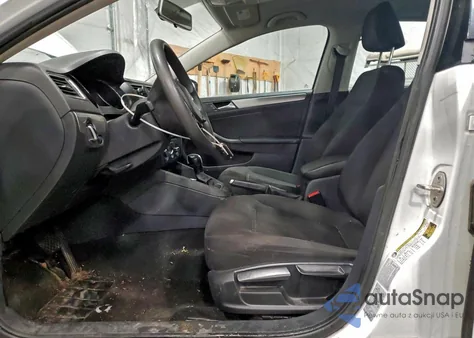 2015 Volkswagen Jetta Se z USA, uszkodzony, nr VIN 3VWD17AJ9FM413293